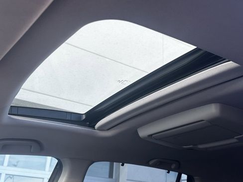 Used 2020 Honda Pilot Touring image 10