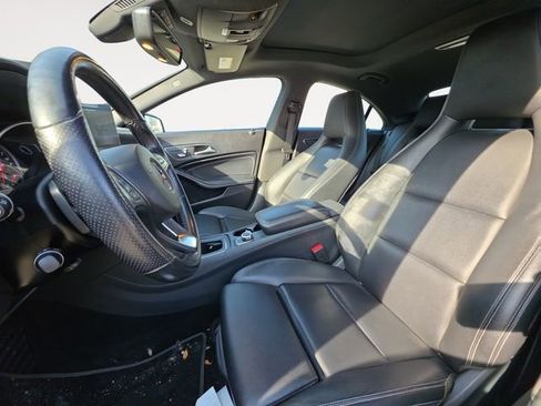 Used 2019 Mercedes-Benz CLA 250 4MATIC image 9