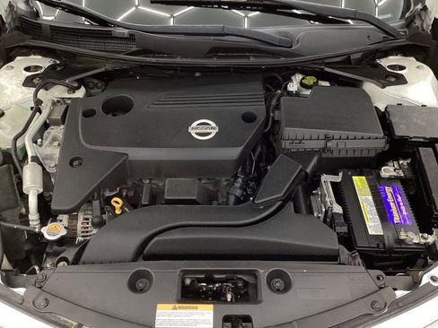 Used 2015 Nissan Altima 2.5 SV FWD image 42