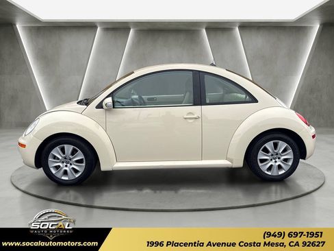 Used 2008 Volkswagen Beetle S FWD image 2