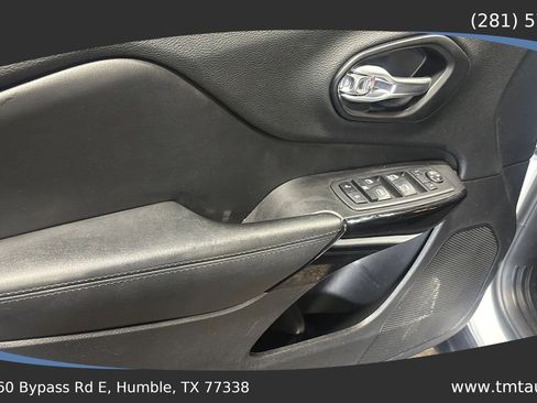 Used 2021 Jeep Cherokee Latitude Plus FWD image 15