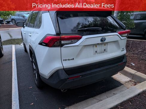 Used 2023 Toyota RAV4 XLE Premium AWD/4WD image 5