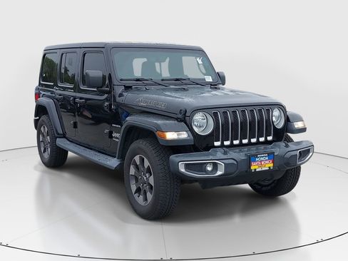 Used 2018 Jeep Wrangler Unlimited Sahara image 3