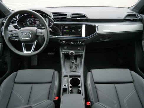 New 2025 Audi Q3 2.0T Premium image 9