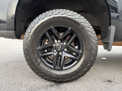 Used 2019 Chevrolet Silverado 1500 Custom Trail Boss w/ Custom Convenience Package image 18