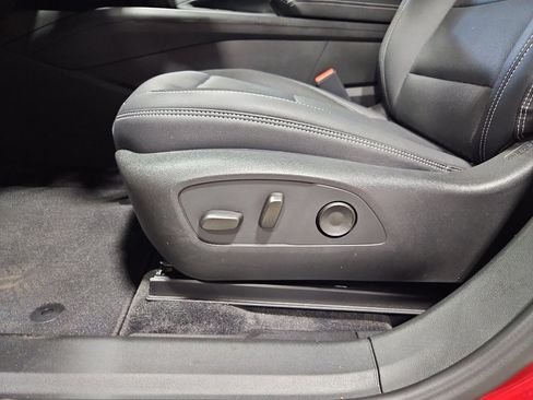 Used 2025 Chevrolet Blazer EV LT AWD/4WD image 6