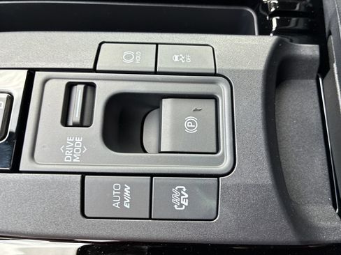 New 2026 Toyota Prius Plug-In Hybrid FWD image 28