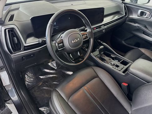 Used 2024 Kia Sorento S image 23