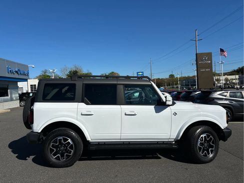 Used 2023 Ford Bronco Outer Banks AWD/4WD image 3