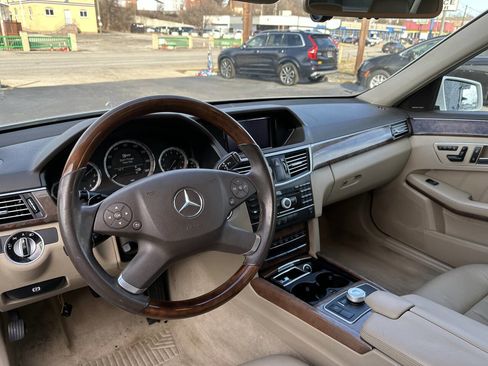 Used 2011 Mercedes-Benz E 350 4MATIC Sedan image 21