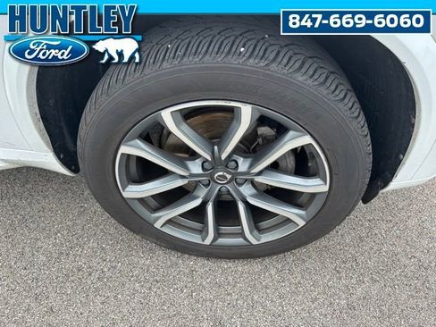 Used 2018 Volvo XC90 T5 Momentum w/ Momentum Plus Package AWD/4WD image 7