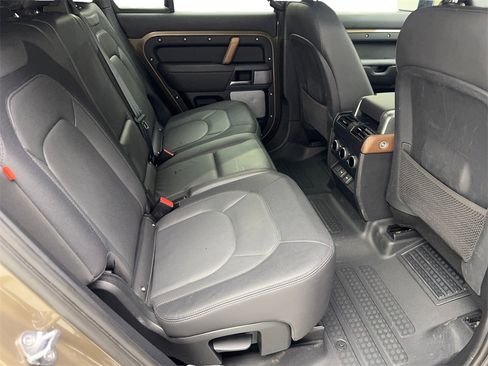 Used 2023 Land Rover Defender 130 X-Dynamic SE image 43