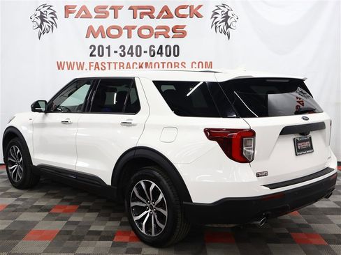 Used 2022 Ford Explorer ST-Line image 4