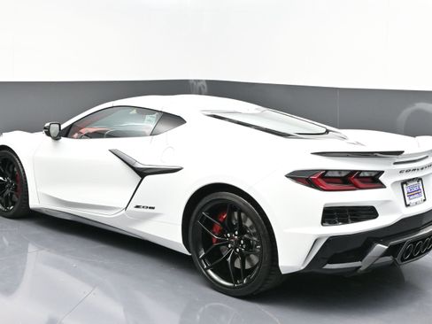 New 2026 Chevrolet Corvette Z06 w/ Stealth Interior Trim Package RWD image 5