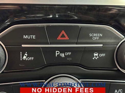 Used 2019 Chrysler 300 Limited w/ Safetytec Plus Group image 36