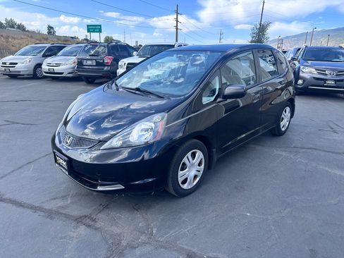 Used 2011 Honda Fit image 2