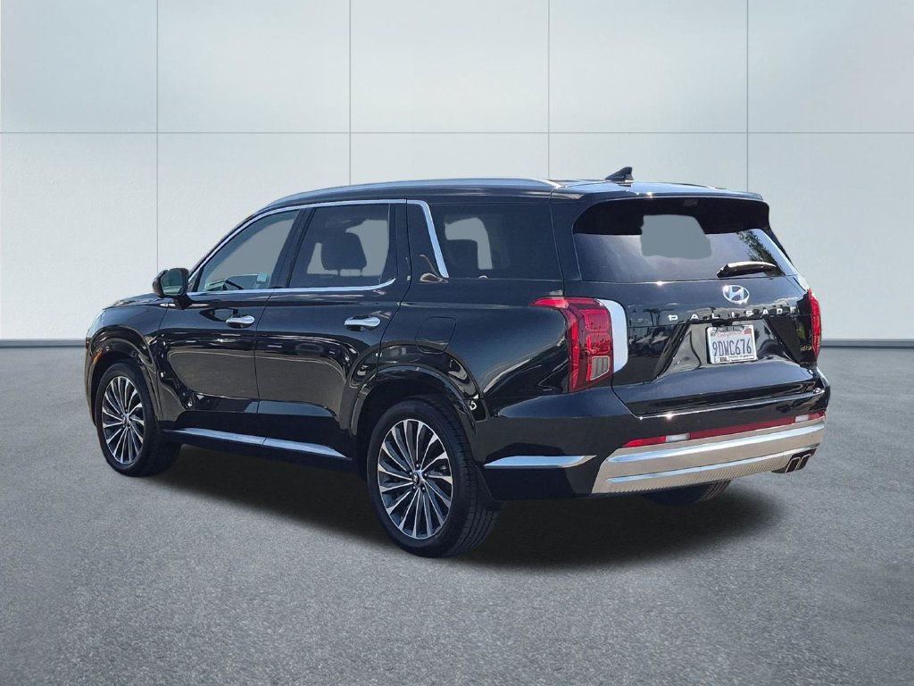 Used 2023 Hyundai Palisade Calligraphy FWD image 4