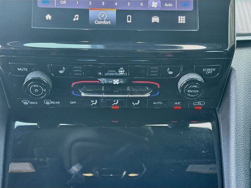 Used 2024 Jeep Grand Cherokee L Laredo AWD/4WD image 14