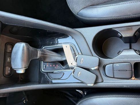 Used 2020 Kia Niro Touring FWD image 20