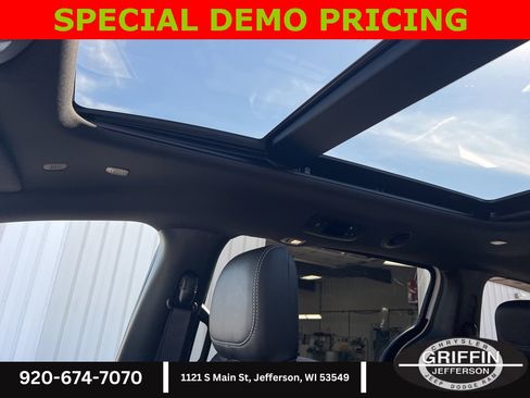 New 2026 Chrysler Pacifica Select image 31