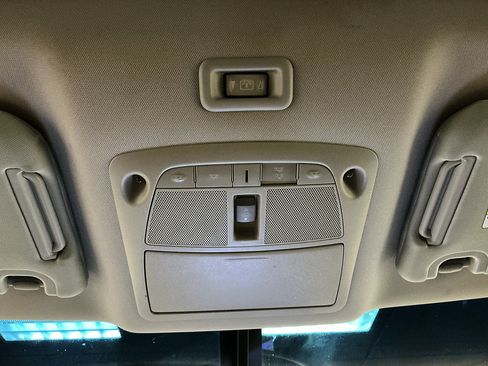 Used 2015 Nissan Pathfinder Platinum w/ Family Entertainment Package FWD image 24