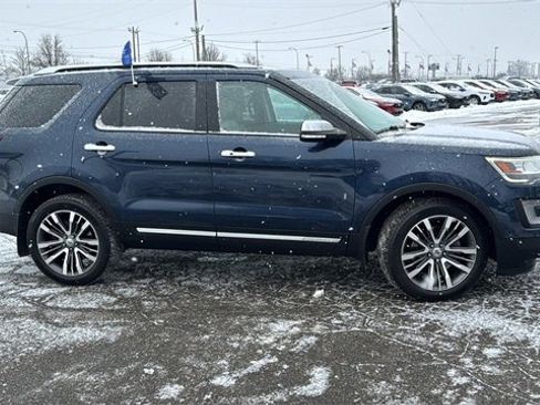 Certified 2017 Ford Explorer Platinum image 3