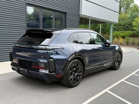 New 2026 Porsche Cayenne Turbo Electric AWD/4WD image 7