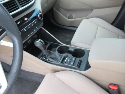 Used 2020 Hyundai Tucson SE FWD image 17