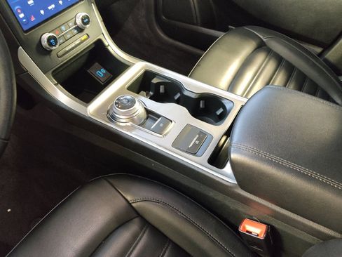 Used 2024 Ford Edge SEL image 26