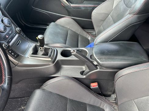 Used 2016 Hyundai Genesis Coupe 3.8 RWD image 26