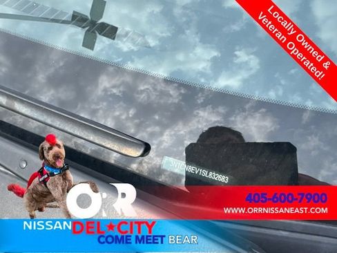 Used 2025 Nissan Versa SV FWD image 2