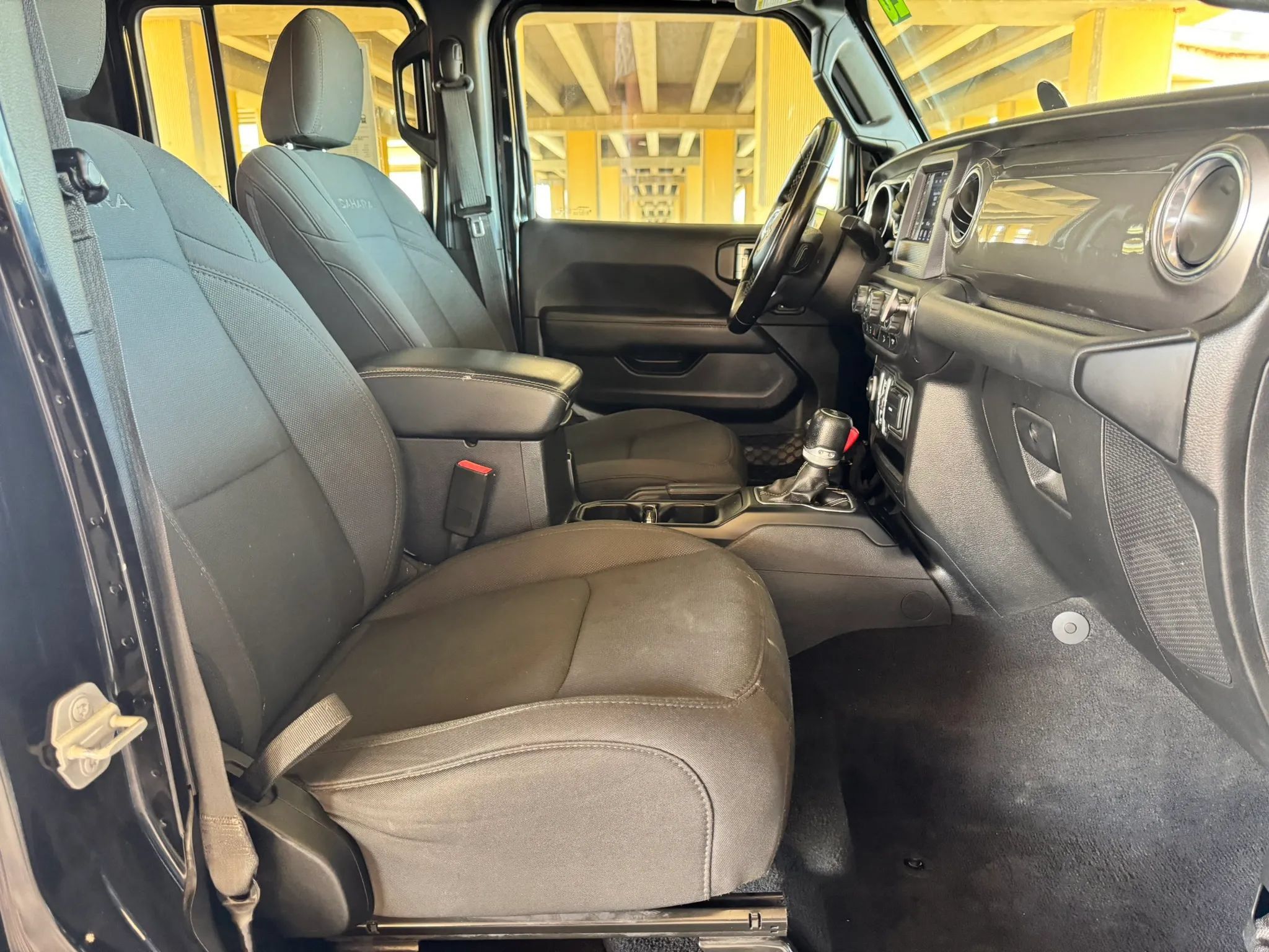 Used 2020 Jeep Wrangler Unlimited Sahara AWD/4WD image 24