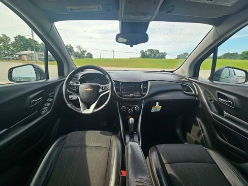 Used 2022 Chevrolet Trax LT w/ Driver Confidence Package AWD/4WD image 12