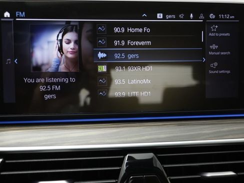 Used 2022 BMW 530e xDrive AWD/4WD image 9
