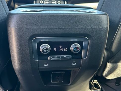 Used 2022 Chevrolet Tahoe Z71 AWD/4WD image 26