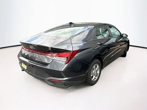 Used 2021 Hyundai Elantra SE FWD image 12
