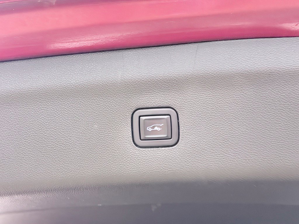 Used 2020 Buick Enclave Essence w/ Sound and Sites Package FWD image 35