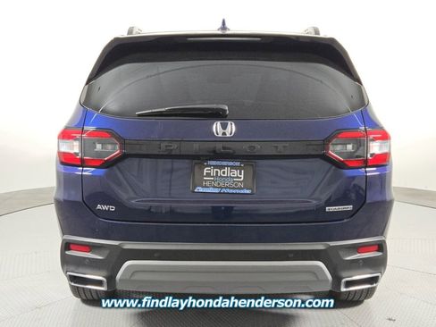 Certified 2025 Honda Pilot Touring image 5