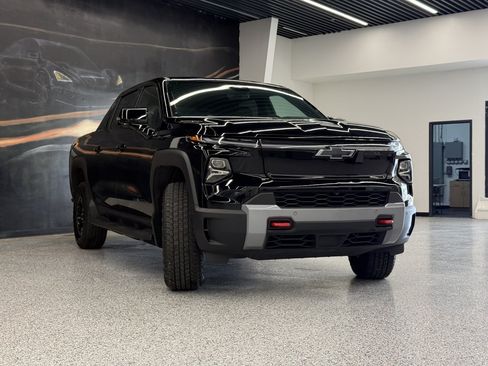 Used 2026 Chevrolet Silverado EV Trail Boss AWD/4WD image 2