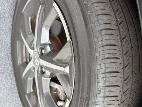 Used 2024 Honda HR-V EX-L image 11