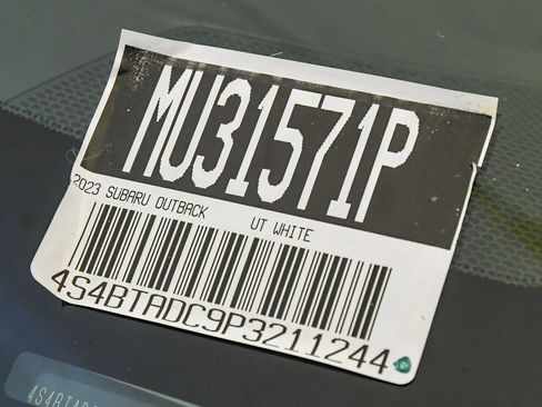 Used 2023 Subaru Outback Premium image 31