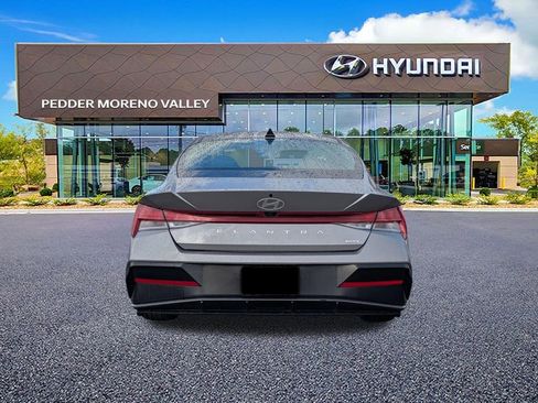 Certified 2025 Hyundai Elantra Limited image 4