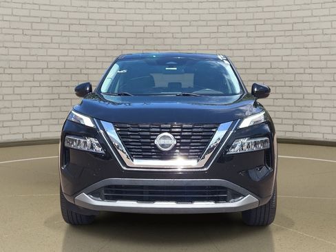 Used 2022 Nissan Rogue SV FWD image 2