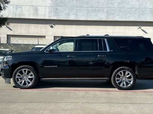 Used 2016 Chevrolet Suburban LTZ image 6