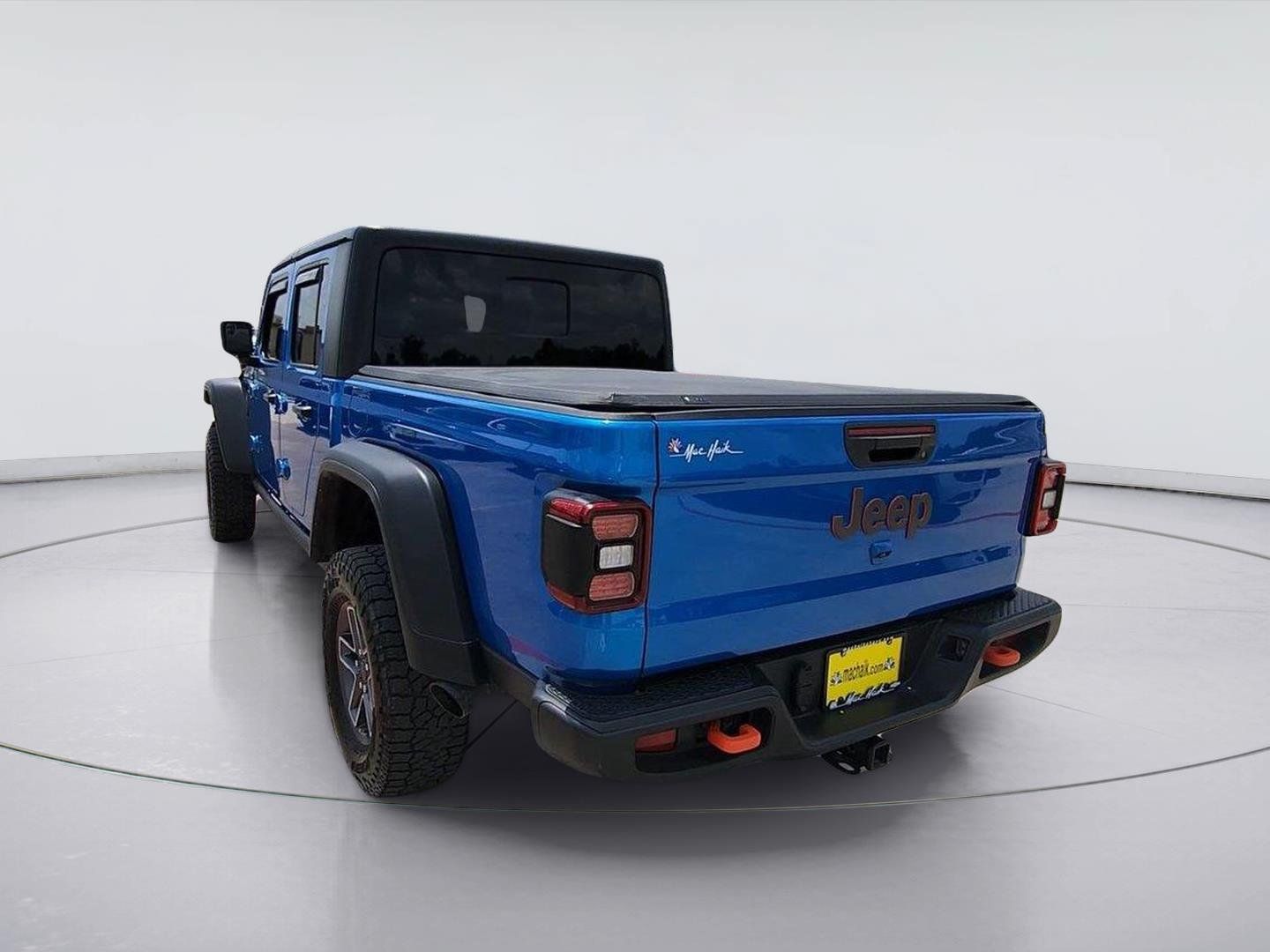 Used 2024 Jeep Gladiator Mojave w/ Convenience Group AWD/4WD image 7