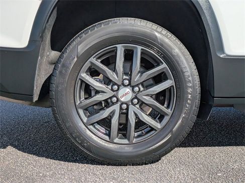 Used 2019 GMC Acadia SLT image 12