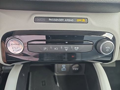 Used 2023 Ford Escape Platinum image 41