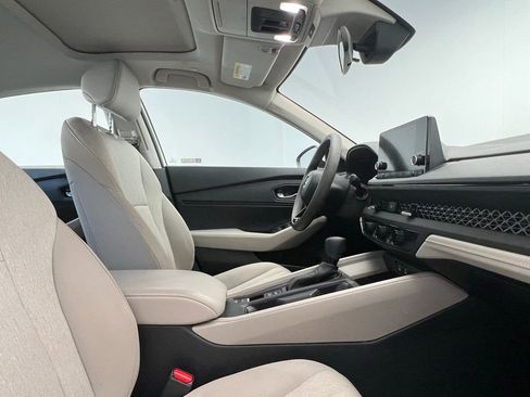 Used 2023 Honda Accord EX image 6