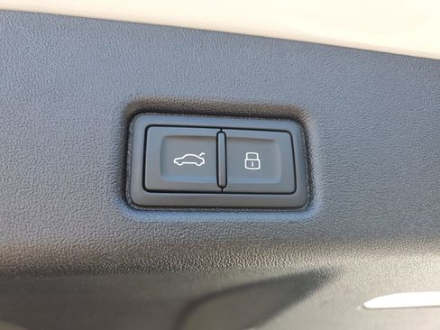 Used 2025 Audi Q5 Premium Plus w/ Premium Plus image 10