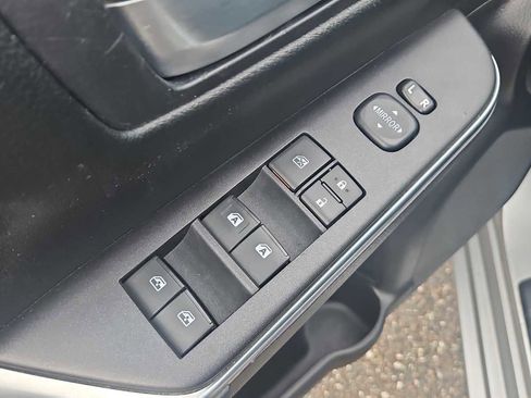 Used 2015 Toyota Camry SE image 15